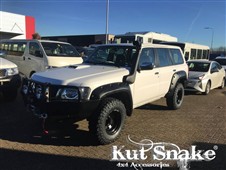 Plastové lemy Kut Snake Nissan Patrol Y61 GU4 5dv, 70mm Plastové lemy Kut Snake Nissan Patrol Y61 GU4 5dv, 70mm